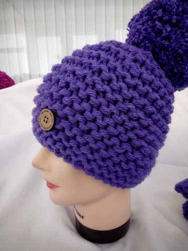 PURPLE HAND KNITTED,CHUNKY ADULT....READY TO POST BOBBLE // BIG POMPOM HAT