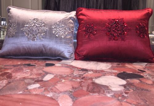 NWT Kim Seybert Neiman Marcus Snowflake Beaded Holiday Jeweled Pillows 12"x16" 