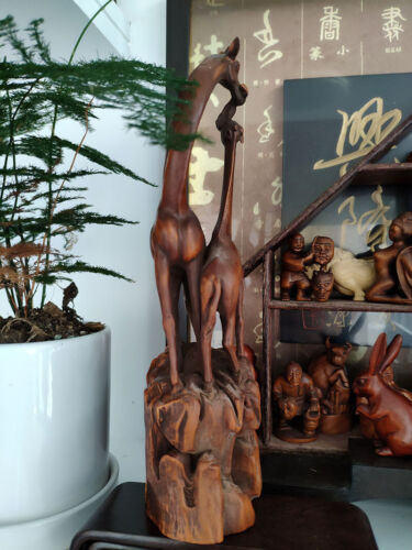 Beautiful Two Giraffe ML004-21.5 x 7.7 CM Stunning Boxwood Carving