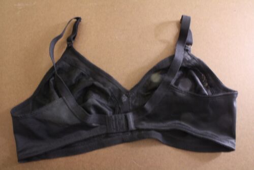 New Touch of Class ~ 42 D ~ Black Lacy Full Coverage Wire-free 1883 Bra 