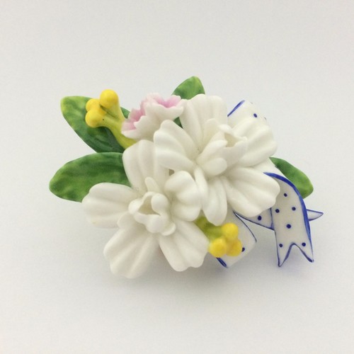 Vintage Handmade Ceramic Bone China Yellow Queen's flower Flower Brooch Pin Vintage Handmade Ceramic Bone China Yellow Queen's flower Flower Brooch Pin