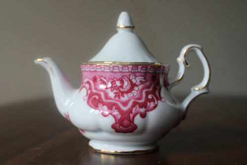 Vintage Mini Teapots by Nantucket Collectible Doll House Deco. 