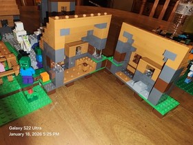 Lego 21128 Minecraft The Village & Lot Of Over 50 Minecraft Minifigures, Weapons