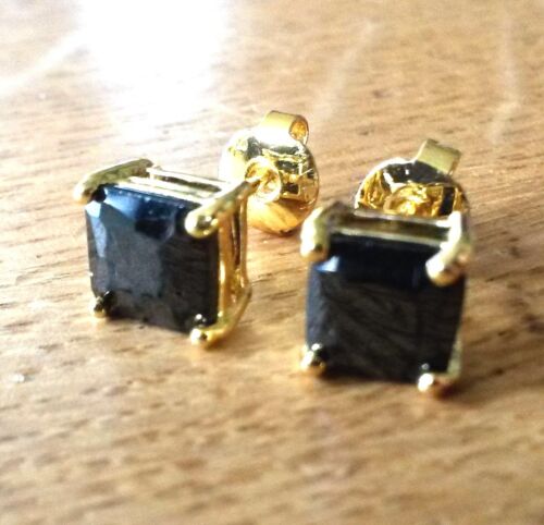 Clásicas Cuadradas Negro Zafiro 18ct Oro Lleno 7mm Aretes en Caja Ciruela UK 