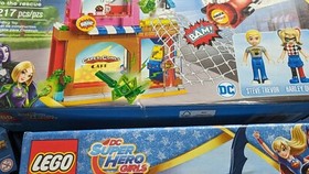 LEGO DC Super Hero Girls: 41230 Batgirl Chase, 41231 Harley Quinn & Batwoman