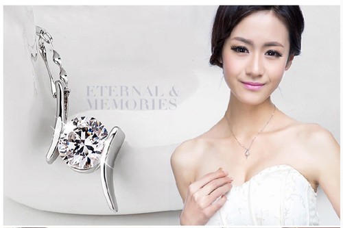 Subtle Women/'s 925 Silver Crystal Rhinestone Pendant Sophisticated Necklace