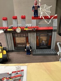 Lego 4860 Spiderman 2 Doc Ock’s Cafe Attack W/ Minifigures And Partial Manual