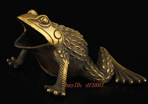 Collectible Decorated Old Copper Handwork Carved Frog Statue