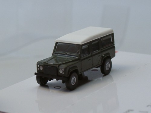 Spur N 8371-1:160 Busch Land Rover Defender Verde Scuro