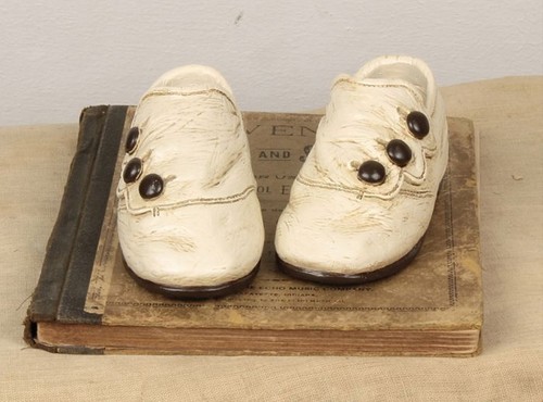 Primitive Resin Vintage looking Reproduction Baby Shoes White Free shipping