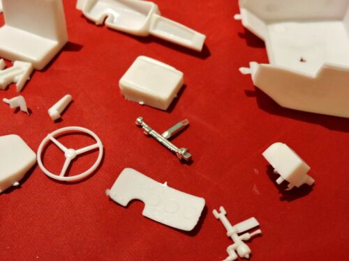 Details about  / Model Truck Parts AMT Diamond Reo Semi Truck Interior 1//25