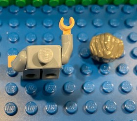Lego J JONAH JAMESON Minifigure 76005 Spider-man Marvel gray suit