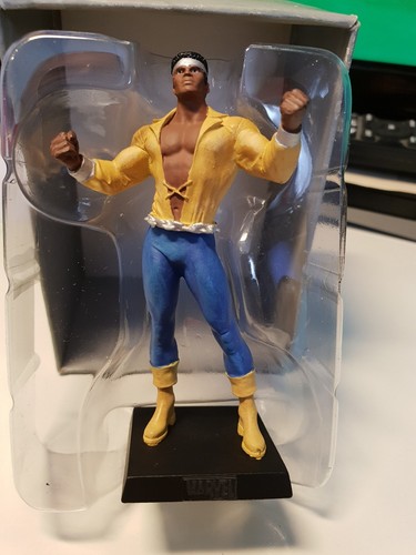 MARVEL Figure Boxed Luke Cage