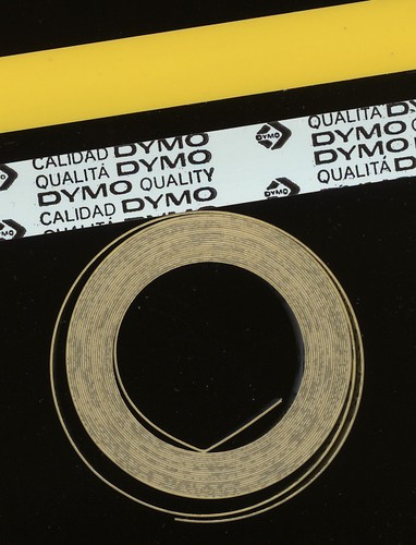 1x ORIGINAL DYMO 12mm x 3,0M PRÄGEBAND GELB glanz für Etiketten label yellow
