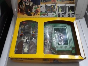 Legoland Castle System 6081 King's Mountain Fortress New in Box. Bags are sealed