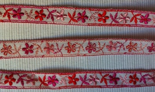 Antik:4m uralte Baumwoll Borte mit Seidengarn Blumenmuster gekettelt um 1940//50