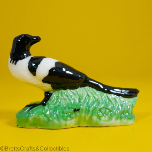 Wade Whimsies Black /& White Magpie 2008 Bird Whimsies Retail Issues