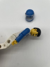 LEGO : Technic Figure ~ Man with blue helmet / 8223 8714 ( tech037a ) Damaged