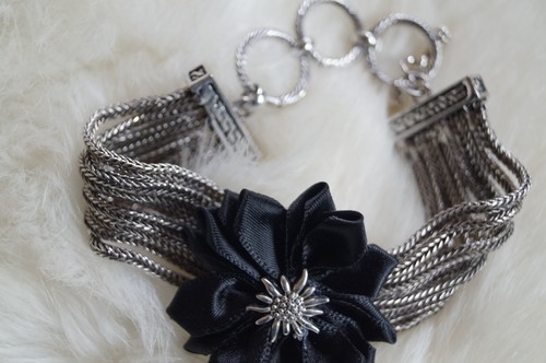 Trachtenschmuck Armband mit großer schwarzer Satinblume Edelweiss Dirndl Tracht