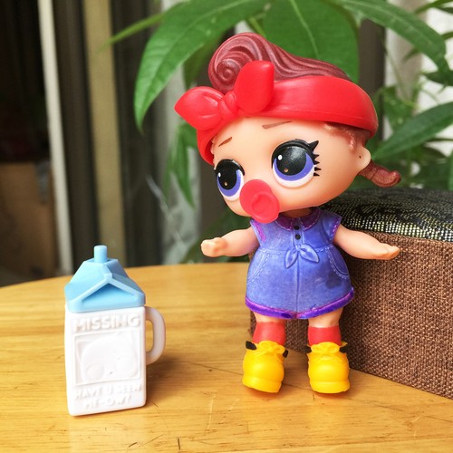 Napping LOL Surprise Series3 Dolls can do baby big sis Confetti Pop Color Change