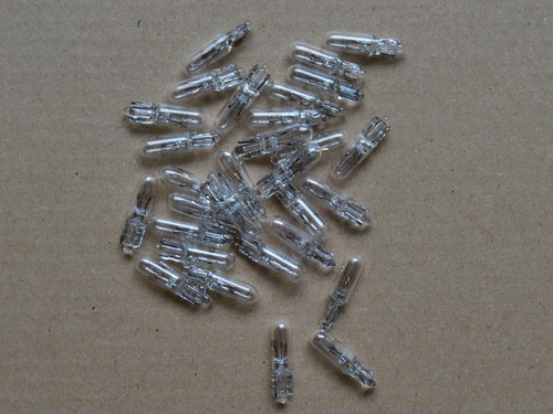 30 Ampoules Base de Verre Socle D/'Enfichage Tableau de Bord 12v 2w T5 W2x4,