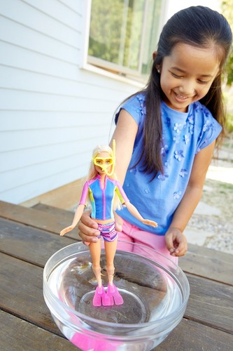 Barbie Magia del Delfino FBD63