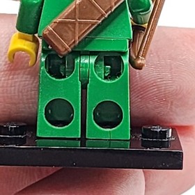 LEGO Castle Forestman Cas123a Minifigure With Yellow Feather - 6103 Free Shippin