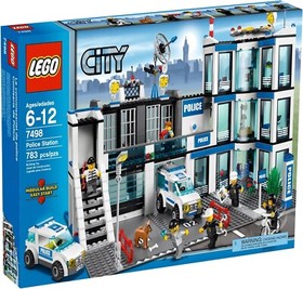 LEGO City Police Station (7498) *BRAND NEW*