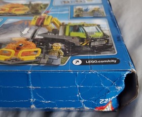 LEGO CITY ~ ** VOLCANO CRAWLER ** # 60122 - NEW / SEALED DAMAGED BOX