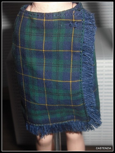 BOTTOM MATTEL BARBIE DOLL AUTUMN IN LONDON GREEN BLUE PLAID FRINGE SIDE SKIRT