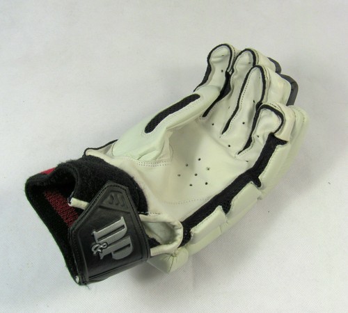 D/&P BLADE RIGHT HANDED ADULT BATTING GLOVE BNWT
