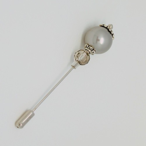 perles swarovsky gris bijoux de créateur Broche fibule argentée