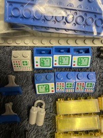 LEGO Classic Space 920 Rocket Launch Pad 100% Complete Good Condition