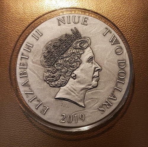 Dark Beauty 2019 Niue.999 Fine Silver with Vintage Print Evanesca