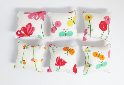 6 PCS Flower Butterfly White Pillow For Sofa Couch Bed 1//12 Dollhouse Miniature