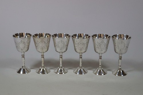 6x Schnapsbecher Becher mit Tablett silbernes Metall ziseliert verziert RK226