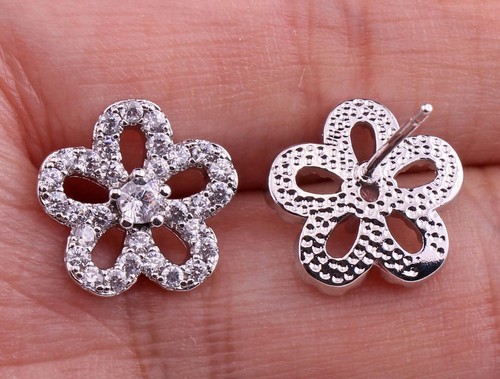 18K or blanc rempli-Creux Fleur Trèfle Topaz Zircon Mariage Boucles D/'oreilles Clou