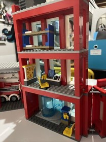 Lego 60110 City Fire Station Complete With Minifigures And Vehicles
