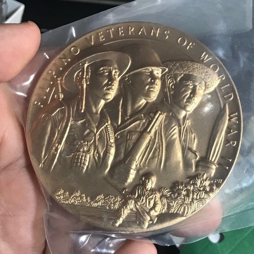 PHILIPPINES FILIPINO VETERANS OF WORLD WAR II BRONZE MEDAL 3/" DIAMETER