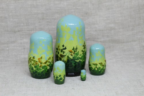 4/"tall,5 pieces inside . Nesting dolls.Matryoshka /" Wise Owls/"