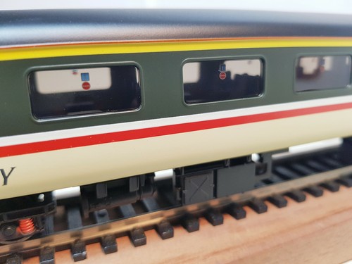 R4920 Hornby BR MK2F First Open Coach Intercity Executive 3387