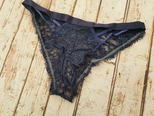New Blake Eyelash Lace Strappy Brazilian Pant Sz S Navy SEU8