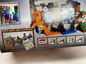 LEGO MINECRAFT SET #21113 - USED - COMPLETE