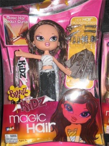 New BRATZ KIDZ Doll Dana w// Magic Hair Really Curls NIP Clothing Clothes Kids