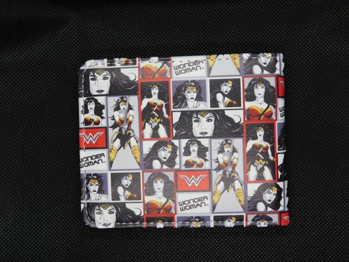 DC Comics Wonder Woman BD SIGNE bande en cuir Slim Portefeuille Porte-carte cadeau