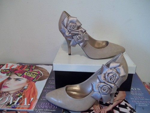 WEDDING OCCASIONS BEIGE ROSE FLOWER ELEGANT COURT SHOES UK SIZES 4//5// NEW