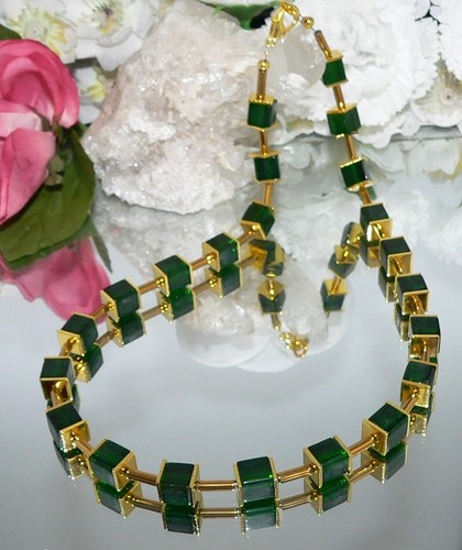 TRAUMHAFTE KETTE WÜRFEL GLASWÜRFEL DUNKELGRÜN TANNE GRÜN GOLD HÄMATIT 106d