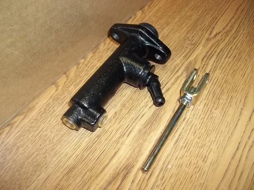 CAT 46010-FJ100 NEW NISSAN MTSUBISHI FORKLIFT BRAKE MASTER CYLINDER