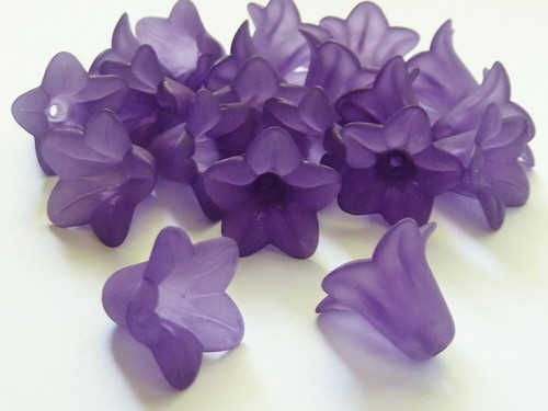 40 pce Frosted Purple Acrylic Bell Flower Beads 16mm x 12mm Jewellery Making
