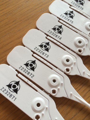 Security Trailer Pull Tight Plastic Seals 450mm Long 100 Supplied
